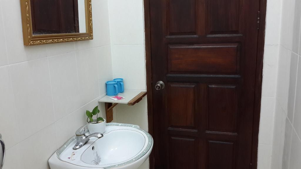 A Tee Guesthouse Luang Prabang Luaran gambar